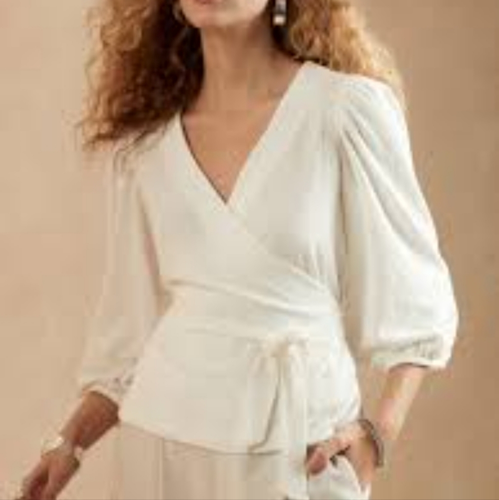 Banana Republic textured wrap blouse Size Large